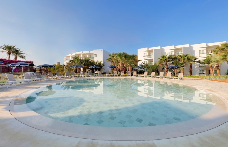 Swimming pools - 1