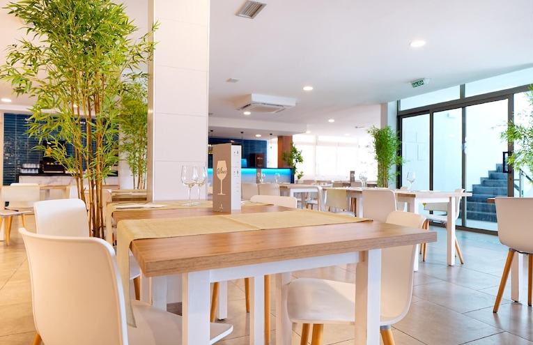 Restaurants - 4
