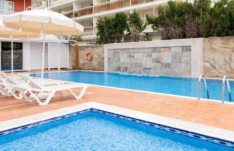 Swimming pools - 1
