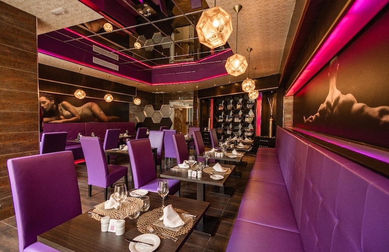 Restaurants - 13