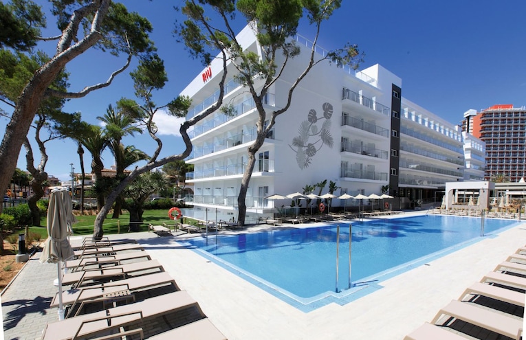 Swimming pools - 1