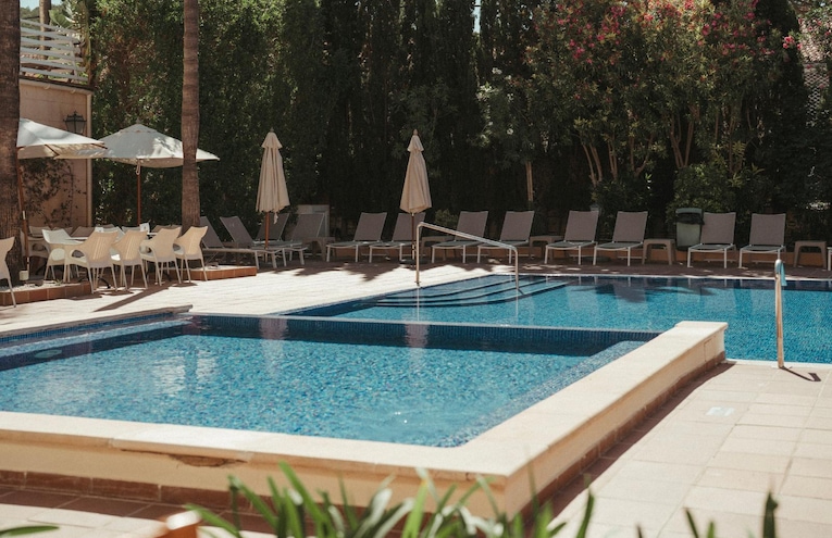 Swimming pools - 1