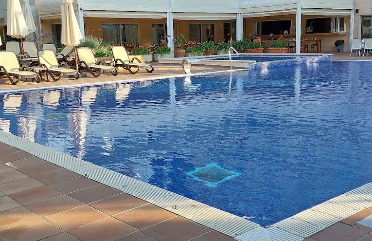 Swimming pools - 2