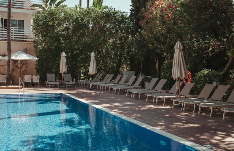 Swimming pools - 8