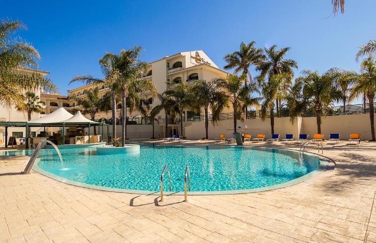 Swimming pools - 1