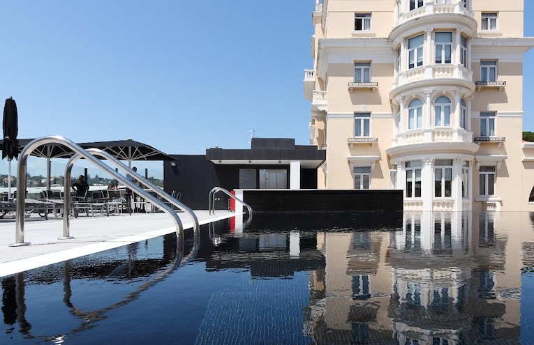 Swimming pools - 1