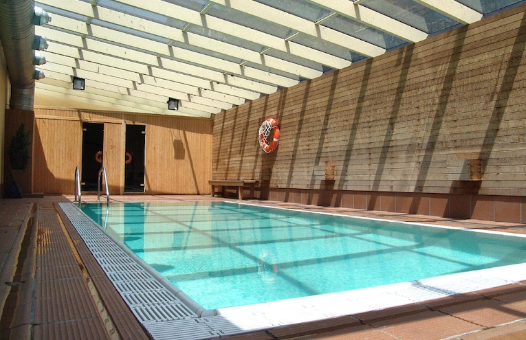 Swimming pools - 1