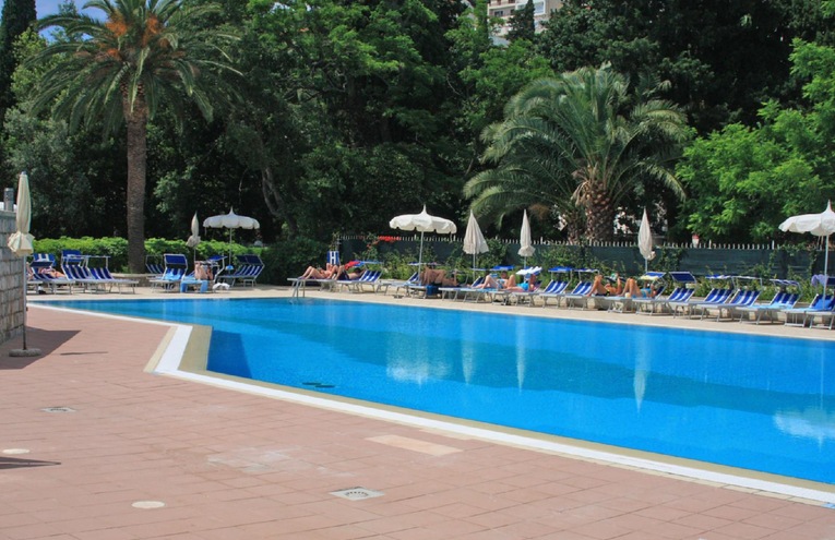 Swimming pools - 2