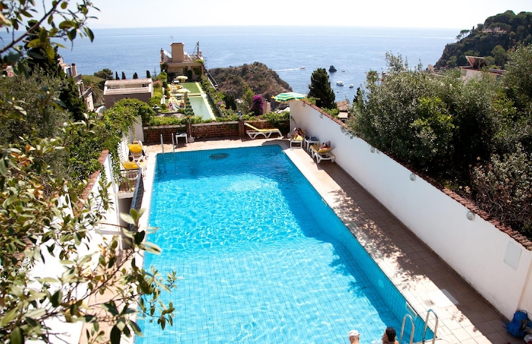 Swimming pools - 1