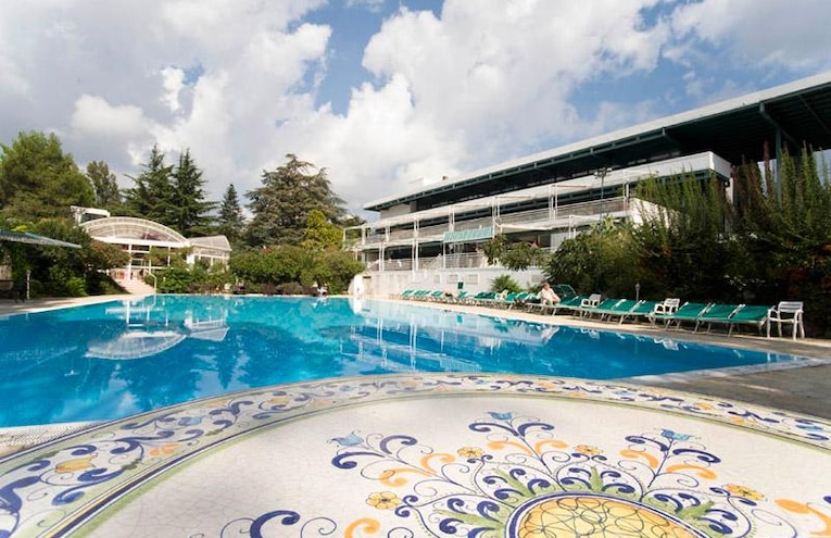 Swimming pools - 1