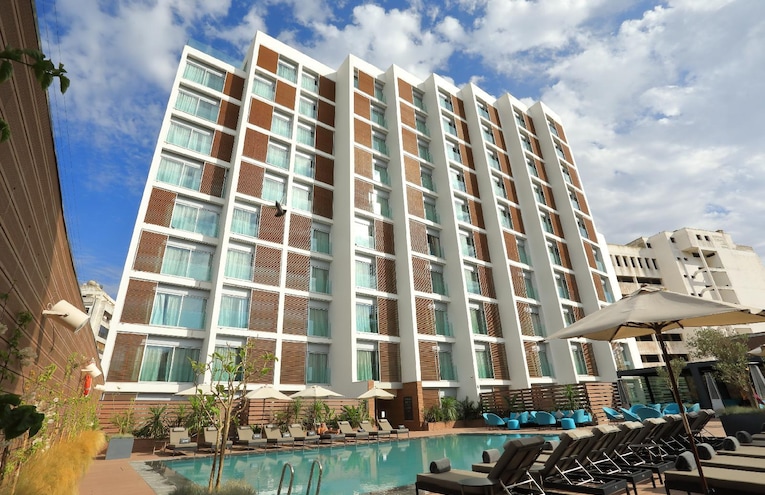Swimming pools - 1