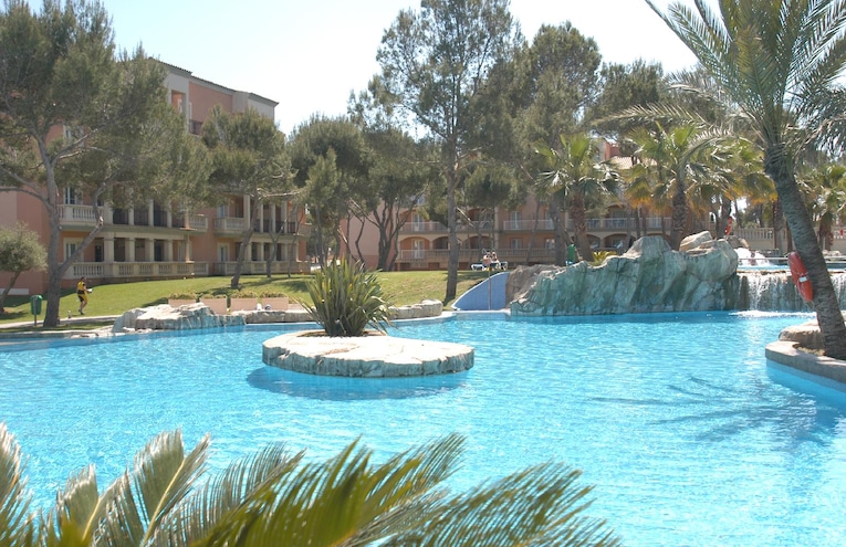 Swimming pools - 1