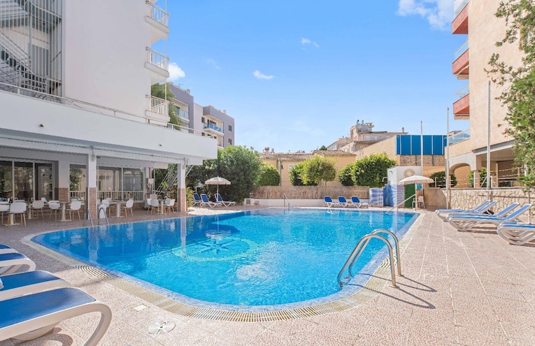 Swimming pools - 1