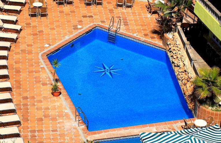 Swimming pools - 1