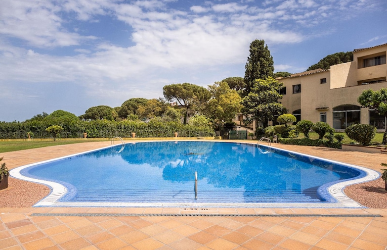 Swimming pools - 1