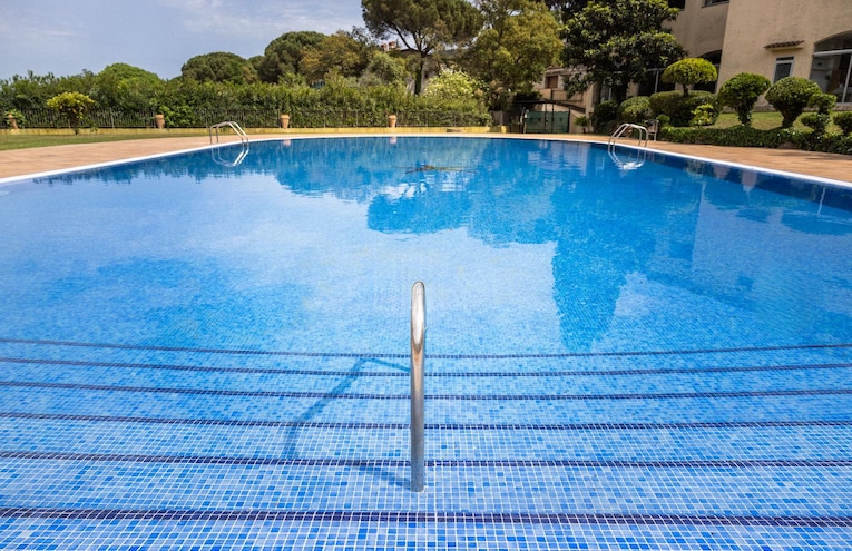 Swimming pools - 2