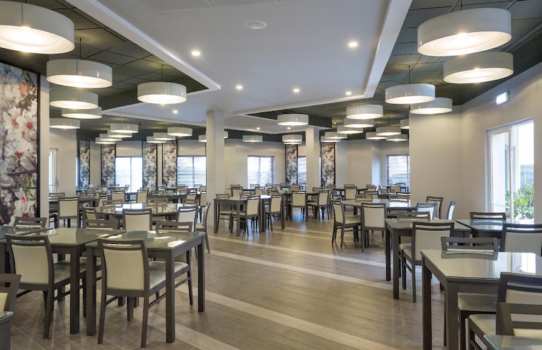 Restaurants - 11