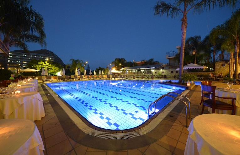 Swimming pools - 1