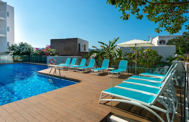Swimming pools - 1