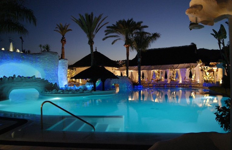 Swimming pools - 1