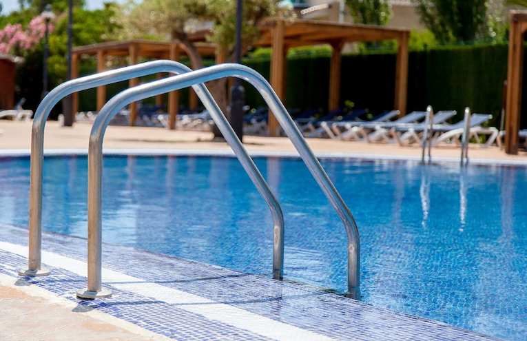 Swimming pools - 1