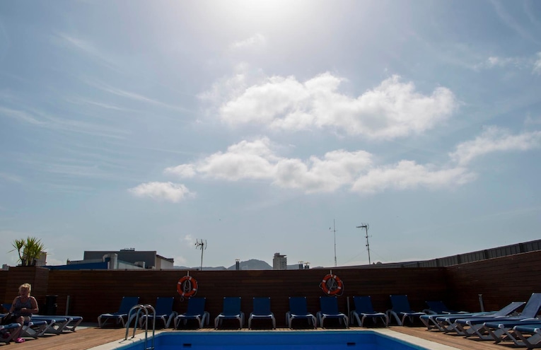 Swimming pools - 1