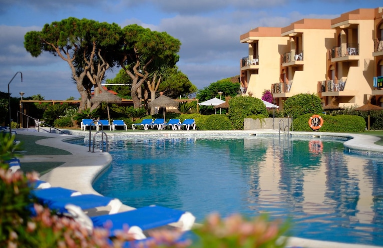 Swimming pools - 1