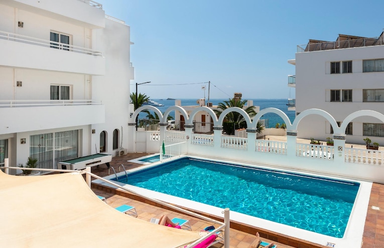 Swimming pools - 1