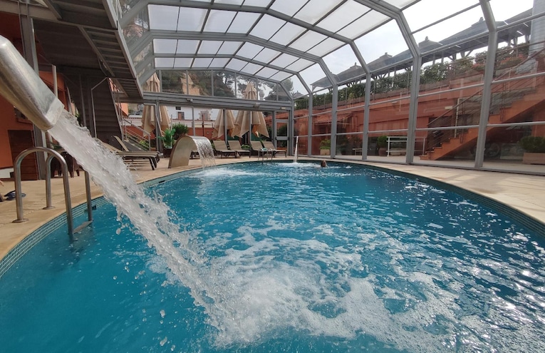 Swimming pools - 1