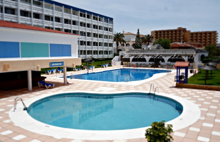 Swimming pools - 1