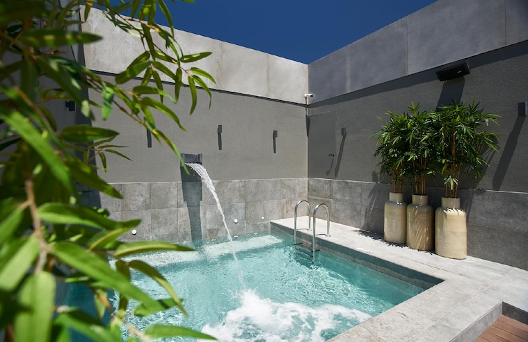 Swimming pools - 1