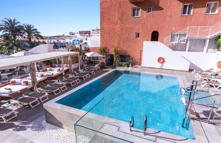 Swimming pools - 1