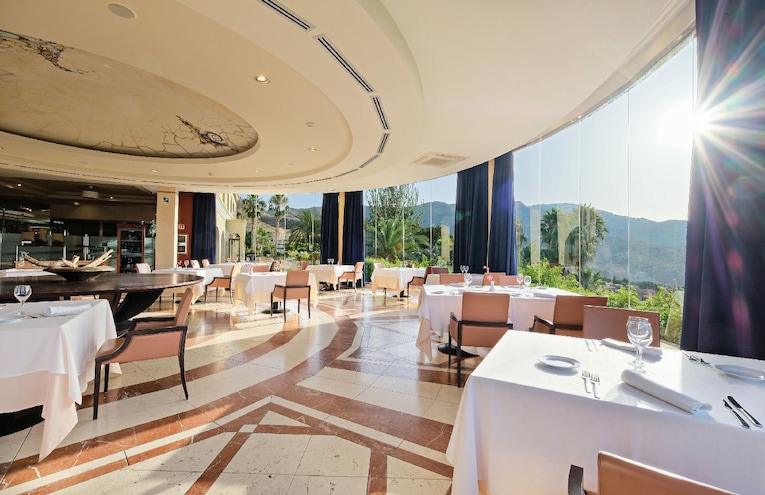 Restaurants - 4