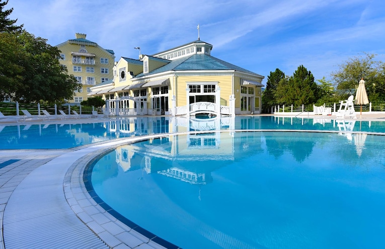 Swimming pools - 1