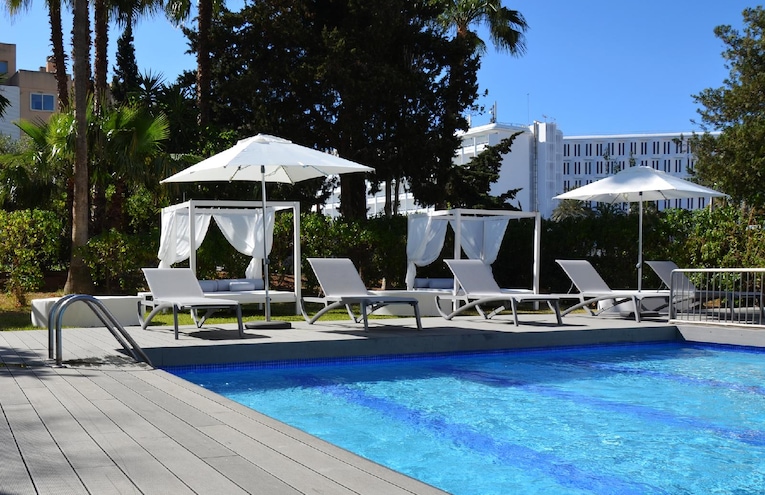 Swimming pools - 1