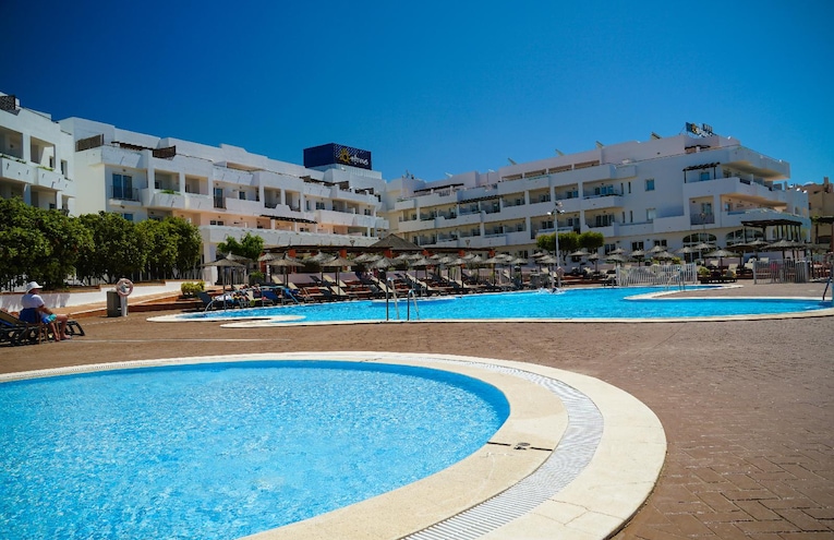 Swimming pools - 4