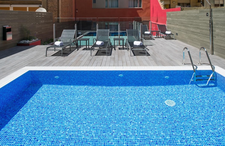Swimming pools - 1