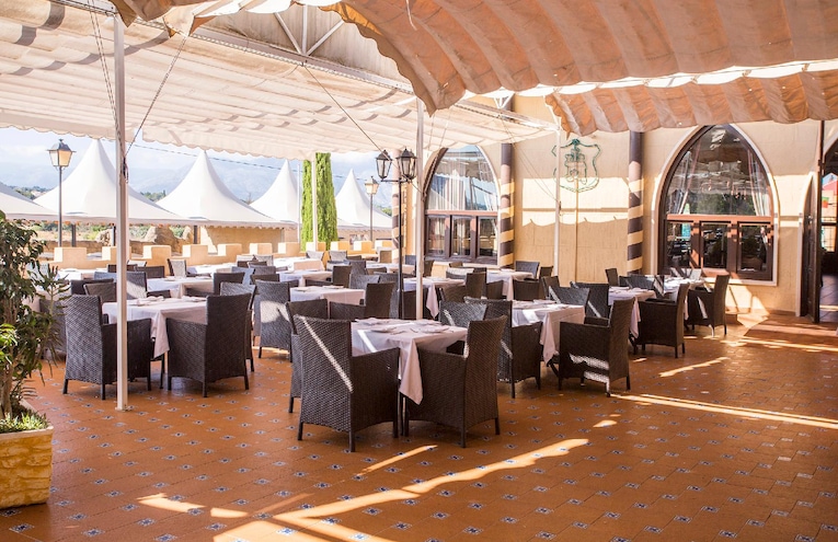 Restaurants - 4