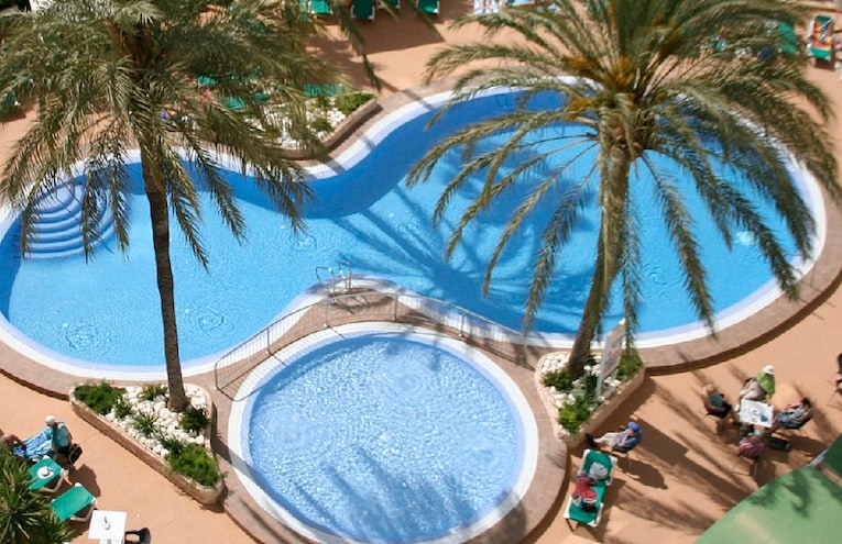 Swimming pools - 1