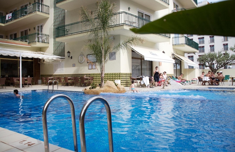 Swimming pools - 1