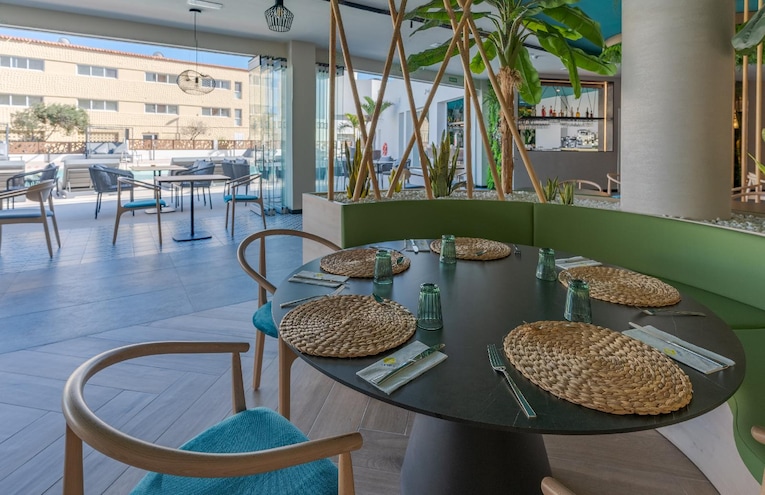 Restaurants - 6