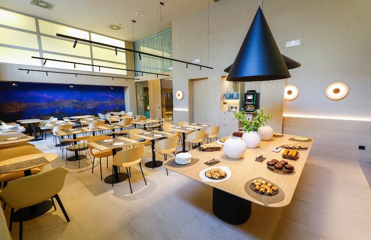 Restaurants - 11