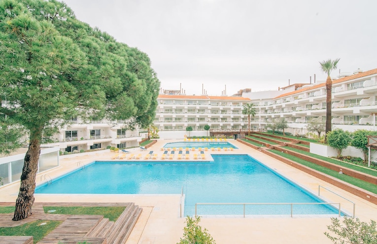 Swimming pools - 1