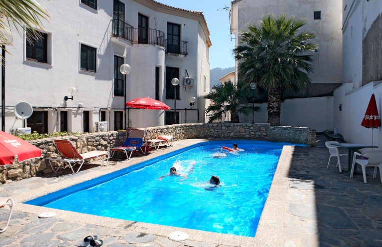 Swimming pools - 1