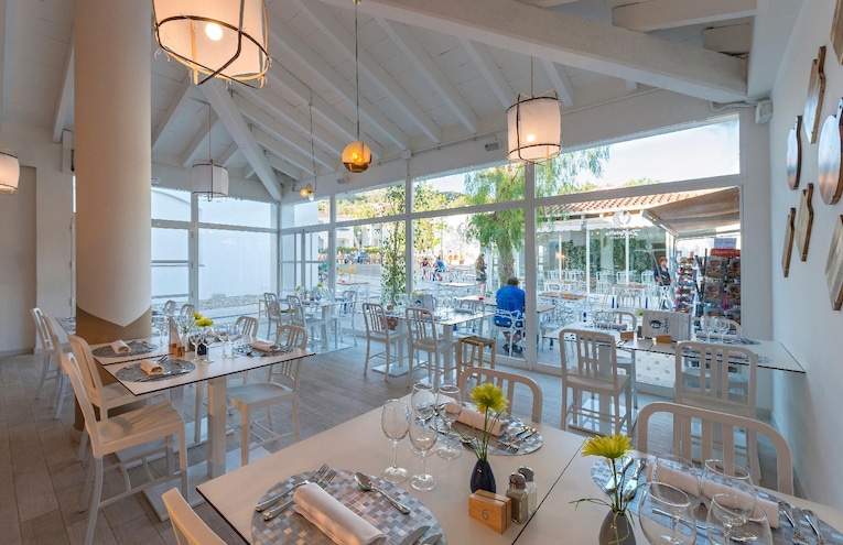 Restaurants - 4