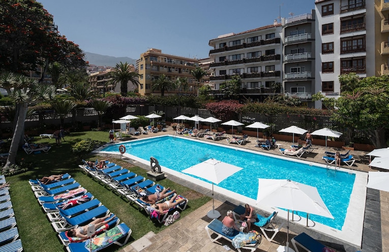 Swimming pools - 1