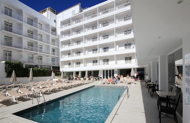 Swimming pools - 1