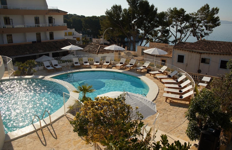 Swimming pools - 1