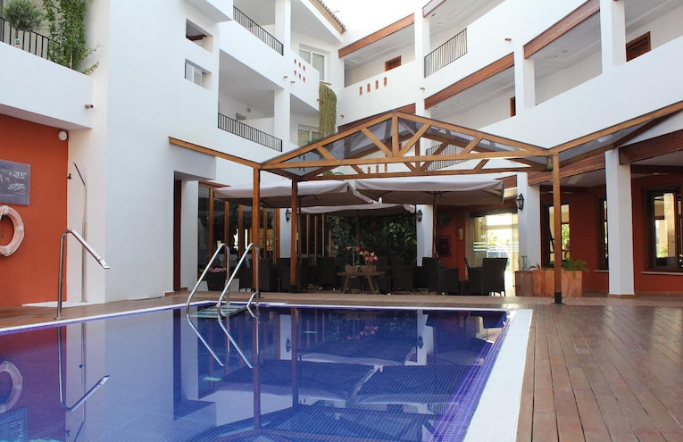 Swimming pools - 4