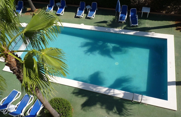 Swimming pools - 1